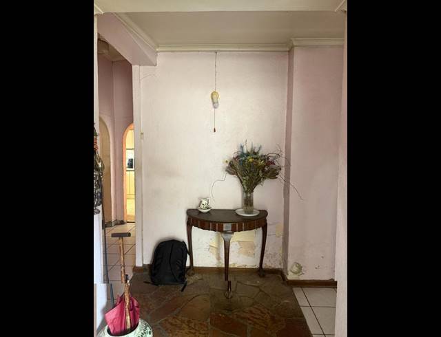 3 BEDROOM HOUSE FOR SALE IN BOSTON